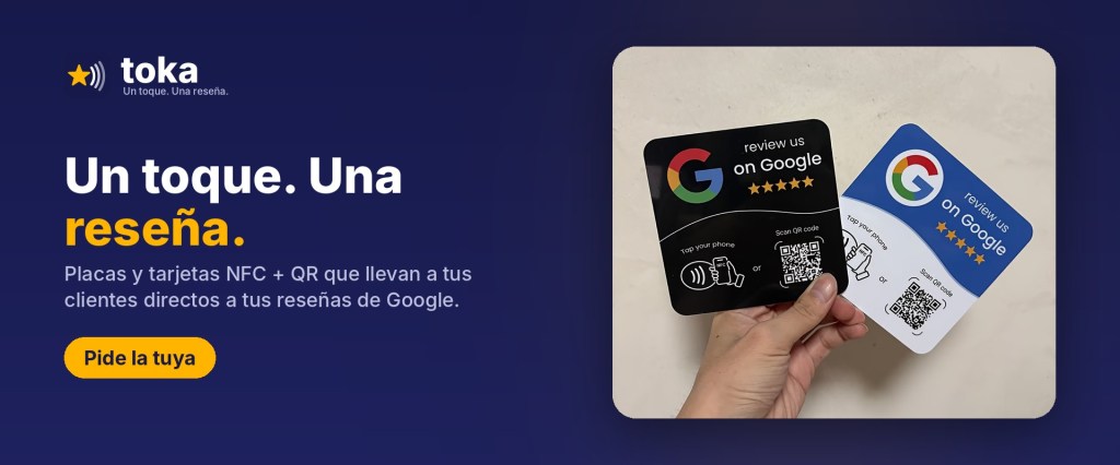 Placa NFC de reseñas Google toka sobre un mostrador